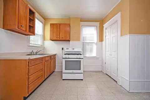 Kitchen - 649 Derby Ave, Cincinnati, OH 45232 photo 1 of 4