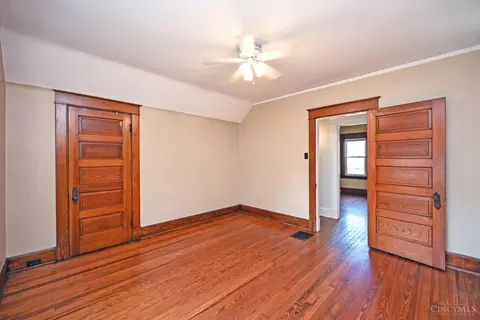 Bedroom - 649 Derby Ave, Cincinnati, OH 45232 photo 6 of 6