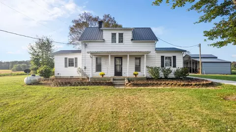 7666 Ashridge Arnheim Rd, Sardinia, OH 45171