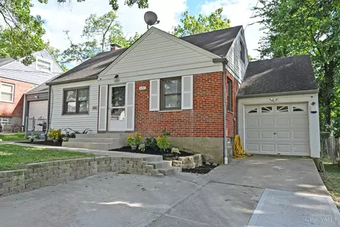 1151 Hempstead Dr, Cincinnati, OH 45231 photo 3