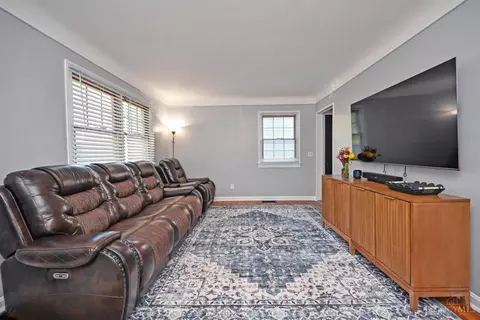 1151 Hempstead Dr, Cincinnati, OH 45231 photo 5
