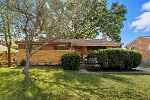 5963 Oakapple Dr, Cincinnati, OH 45248