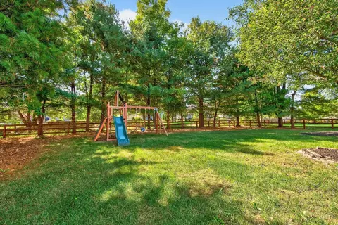 763 Bamburgh Dr, Hamilton Township, OH 45039 photo 46