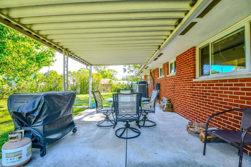 Exterior - 11760 Van Camp Ln, Springdale, OH 45246 photo 8 of 12