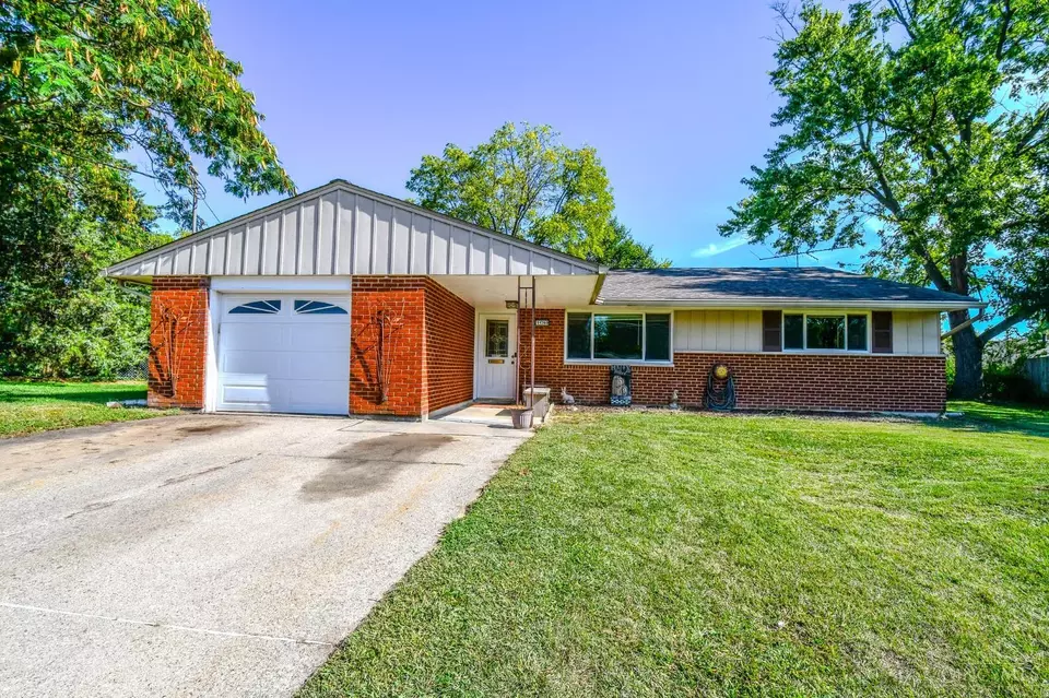 Exterior - 11760 Van Camp Ln, Springdale, OH 45246 photo 2 of 12