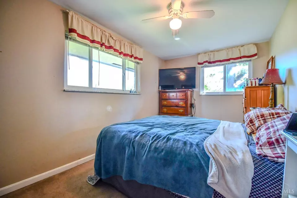 Bedroom - 11760 Van Camp Ln, Springdale, OH 45246 photo 2 of 5