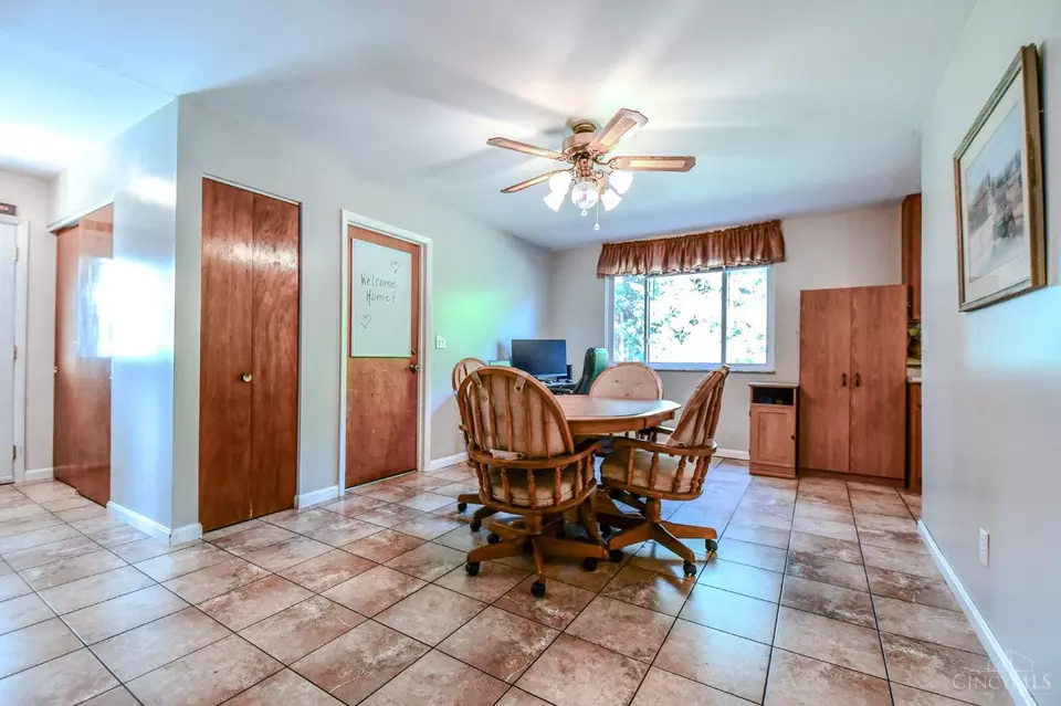Dining - 11760 Van Camp Ln, Springdale, OH 45246 photo 2 of 3