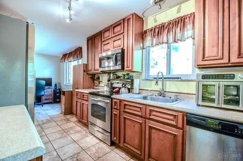 Kitchen - 11760 Van Camp Ln, Springdale, OH 45246 photo 1 of 2