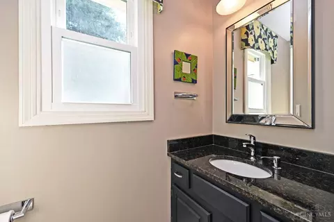 Bath - 7516 Kingston View Ct, Cincinnati, OH 45255 photo 1 of 6