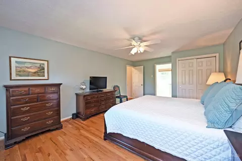 Bedroom - 7516 Kingston View Ct, Cincinnati, OH 45255 photo 3 of 9