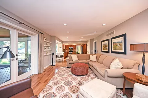 Living - 7516 Kingston View Ct, Cincinnati, OH 45255 photo 3 of 4