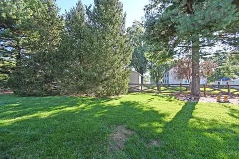 Exterior - 7516 Kingston View Ct, Cincinnati, OH 45255 photo 11 of 19