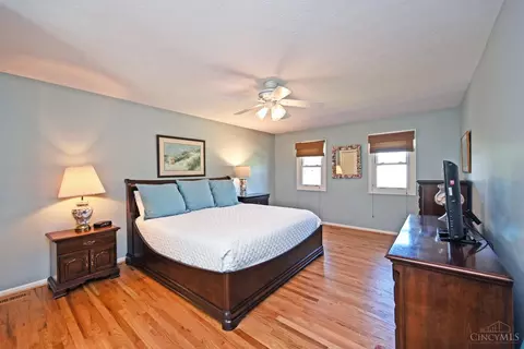Bedroom - 7516 Kingston View Ct, Cincinnati, OH 45255 photo 1 of 9