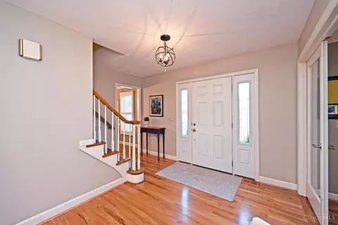 Entry Way - 7516 Kingston View Ct, Cincinnati, OH 45255 photo 2 of 4