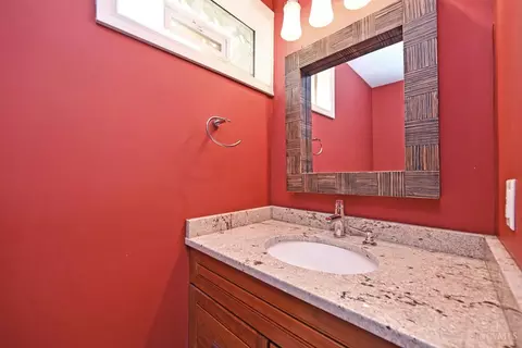 Bath - 7516 Kingston View Ct, Cincinnati, OH 45255 photo 6 of 6