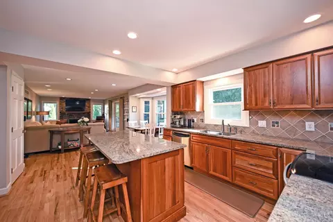 Kitchen - 7516 Kingston View Ct, Cincinnati, OH 45255 photo 1 of 4