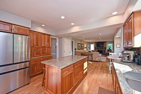 Kitchen - 7516 Kingston View Ct, Cincinnati, OH 45255 photo 4 of 4