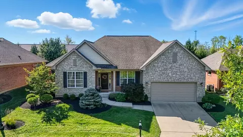 8019 Stonegate Dr, Cincinnati, OH 45255