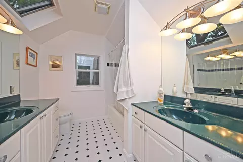 Bath - 3460 Custer Ave, Cincinnati, OH 45208 photo 3 of 4