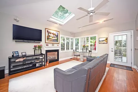 Living - 3460 Custer Ave, Cincinnati, OH 45208 photo 5 of 8