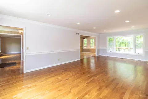 Living - 11507 Applejack Ct, Cincinnati, OH 45249 photo 4 of 6