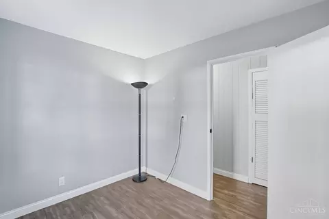 Bedroom - 4342 Beechmont Dr, Cincinnati, OH 45244 photo 2 of 3