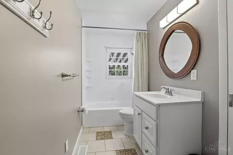 Bath - 4342 Beechmont Dr, Cincinnati, OH 45244 photo 1 of 2