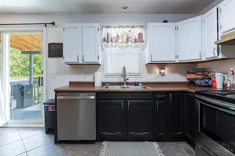 Kitchen - 205 Ada Doty St, Gratis, OH 45330 photo 3 of 5