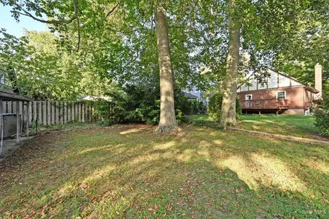 Exterior - 3800 Settle Rd, Mariemont, OH 45227 photo 6 of 9