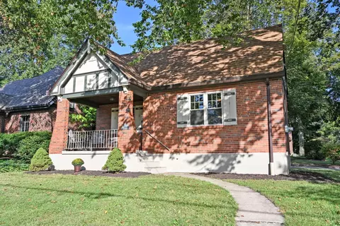Exterior - 3800 Settle Rd, Mariemont, OH 45227 photo 2 of 9