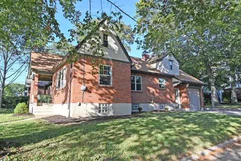 Exterior - 3800 Settle Rd, Mariemont, OH 45227 photo 9 of 9