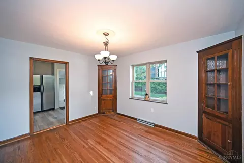 Dining - 3800 Settle Rd, Mariemont, OH 45227 photo 1 of 2