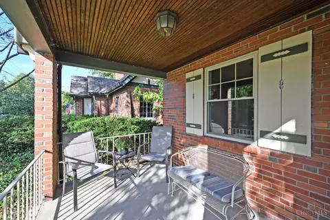 Exterior - 3800 Settle Rd, Mariemont, OH 45227 photo 3 of 9