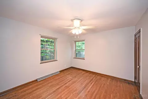 Bedroom - 3800 Settle Rd, Mariemont, OH 45227 photo 3 of 7