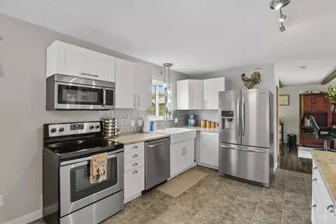Kitchen - 1119 Oldwick Dr, Reading, OH 45215 photo 4 of 6