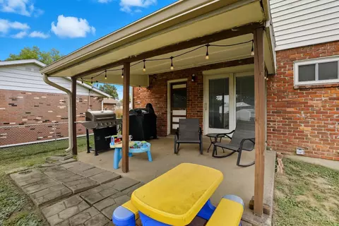 Exterior - 1119 Oldwick Dr, Reading, OH 45215 photo 7 of 7