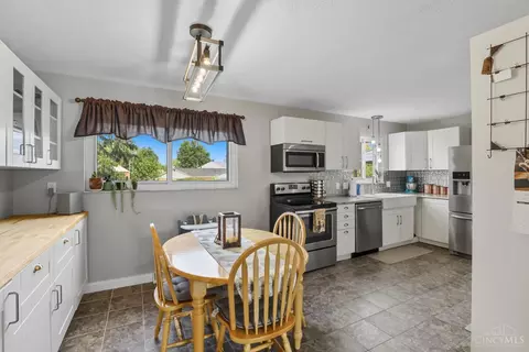 Kitchen - 1119 Oldwick Dr, Reading, OH 45215 photo 5 of 6