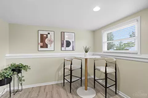 Dining - 11489 Gravenhurst Dr, Cincinnati, OH 45231 photo 3 of 3