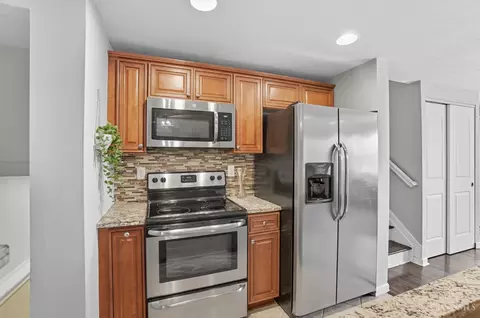 Kitchen - 11489 Gravenhurst Dr, Cincinnati, OH 45231 photo 4 of 4