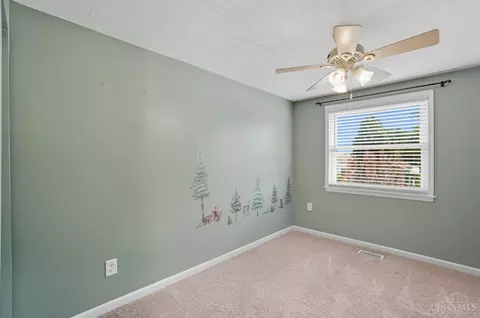 Bedroom - 11489 Gravenhurst Dr, Cincinnati, OH 45231 photo 6 of 7