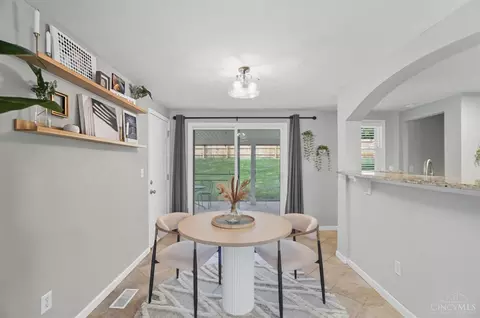 Dining - 11489 Gravenhurst Dr, Cincinnati, OH 45231 photo 1 of 3