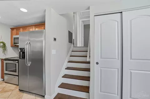 Entry Way - 11489 Gravenhurst Dr, Cincinnati, OH 45231 photo 1 of 3