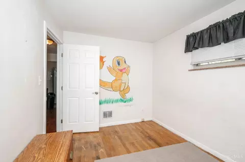 Bedroom - 4730 Hardwick Dr, Cincinnati, OH 45238 photo 2 of 8