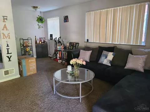 Living - 749 Wilbud Dr, Cincinnati, OH 45205 photo 1 of 4