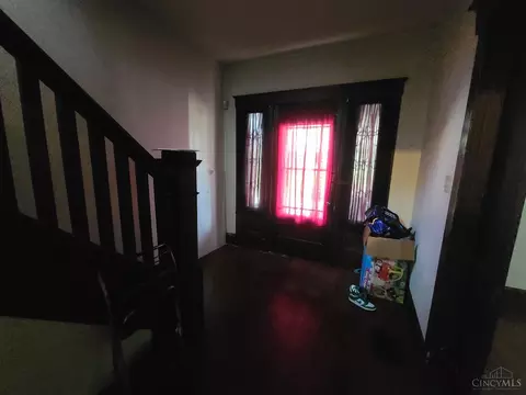 Entry Way - 2885 Shaffer Ave, Cincinnati, OH 45211 photo 1 of 4