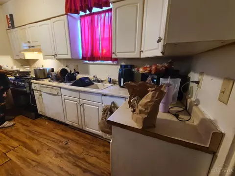 Kitchen - 2885 Shaffer Ave, Cincinnati, OH 45211 photo 1 of 2