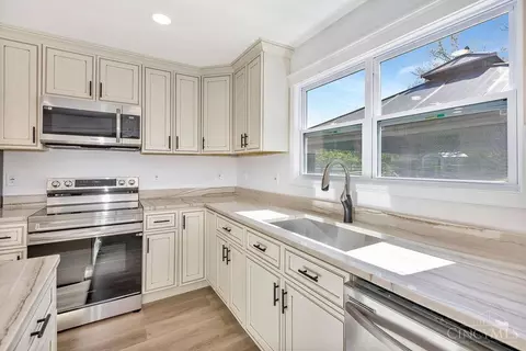 Kitchen - 2161 Crest Rd, Forest Park, OH 45240 photo 1 of 5