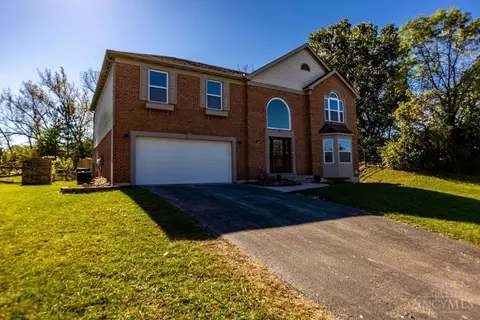 Exterior - 2161 Crest Rd, Forest Park, OH 45240 photo 2 of 9