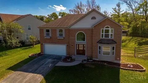 2161 Crest Rd, Forest Park, OH 45240