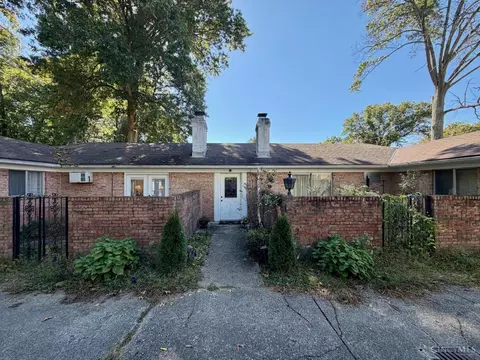 1528 Burney Ln, Cincinnati, OH 45230